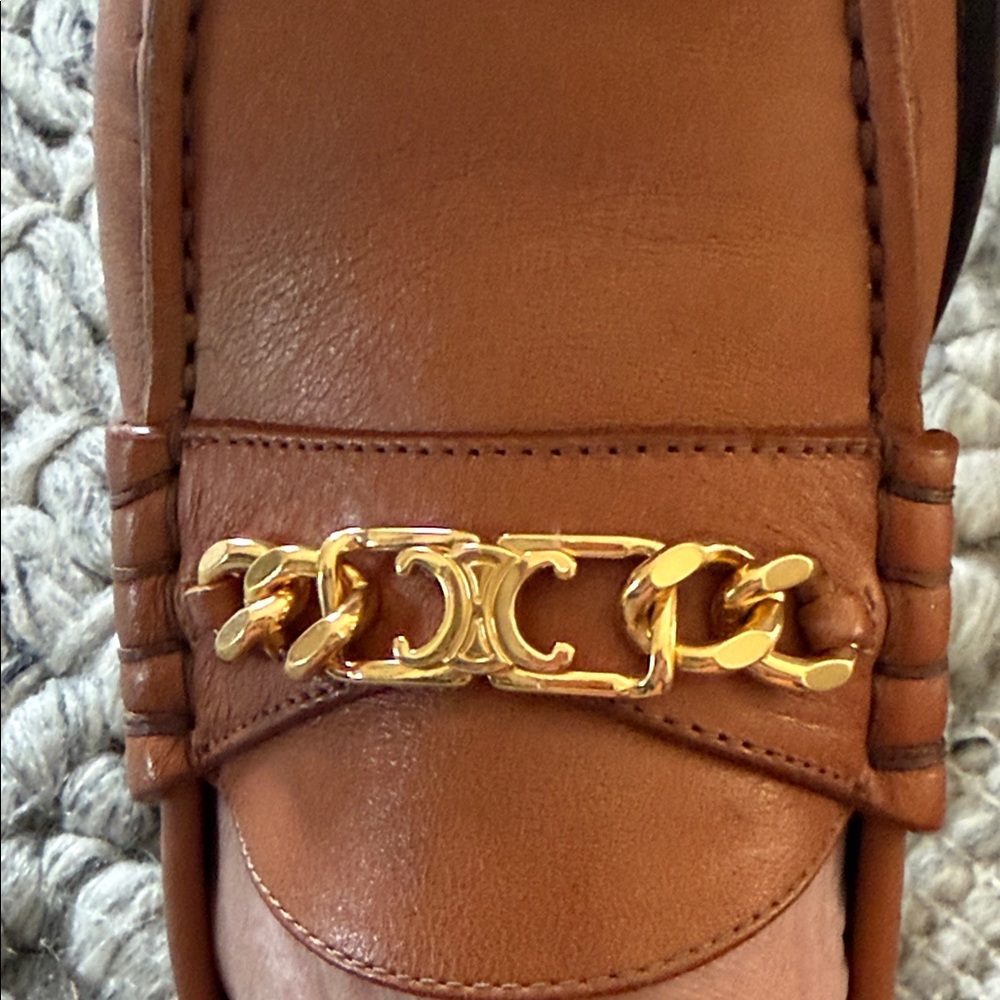 CELINE - Leather Loafers with Gold Chain - Picture 4 of 17